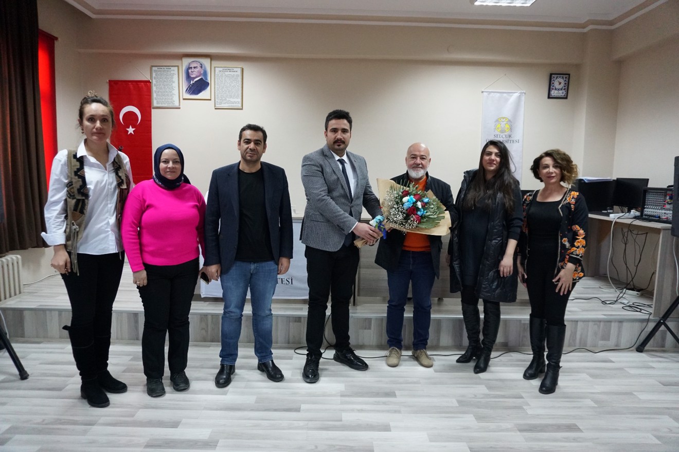 Gazeteci-Yazar Uğur Özteke, “Halkla İlişkiler ve Gazeteciliğin Dünü Bugünü Yarını” Konusunda Konferans Verdi.
